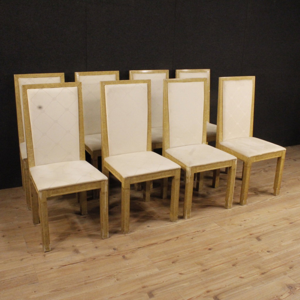 8 chaises italiennes laquées et peintes du 20ème siècle